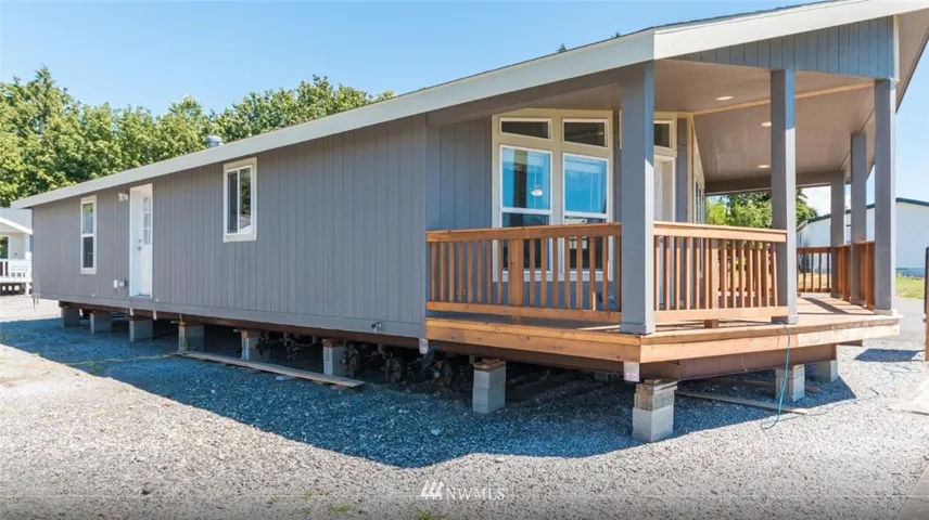 Mountain Ledge 2848A Model - Actual home/colors may vary.