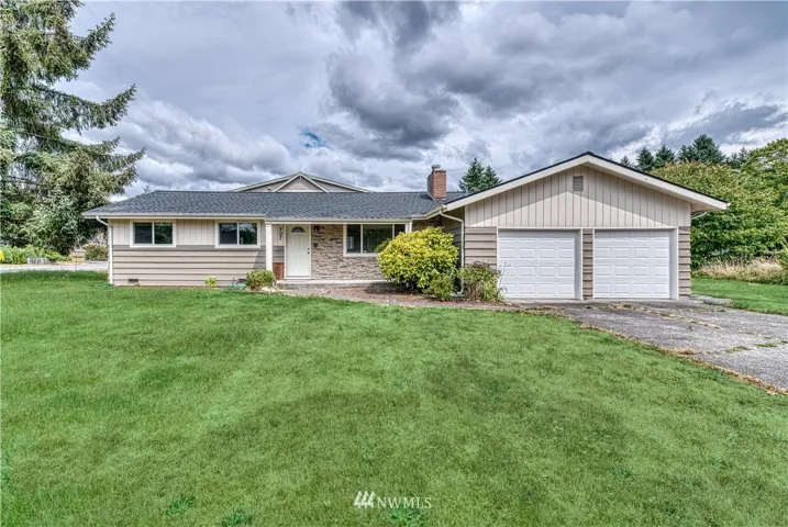 Welcome home to easy one level living with no stairs!