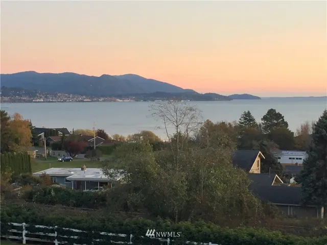 Stunning panoramic views of South Hill