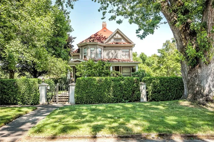 Welcome to 529 S. Palouse Street located in the historic town of Walla Walla.  The Dement House.  This magical street is home to some of the finest homes in Eastern Washington with an awesome history.