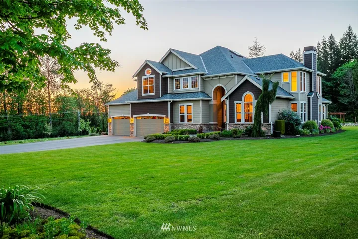 2012 Luxury Craftsman On Shy 5 Acres