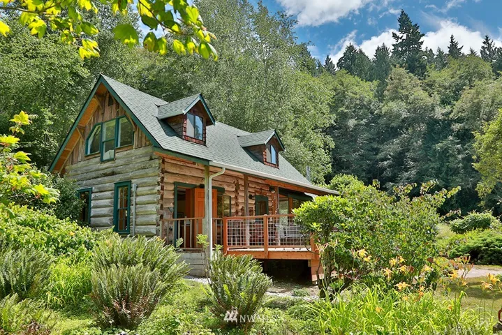 Historic Homestead on 12+ stunning acres in the coveted Maxwelton Valley close to The Chinook Land Trust, The Whidbey Institute, and The Whidbey Island Waldorf School.  3.6 miles to the ferry....an 8 minute drive!