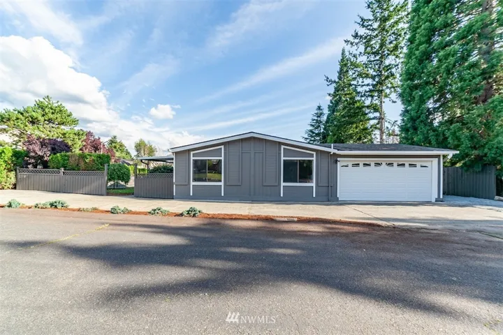 Nicely remodeled home in heart of Kent