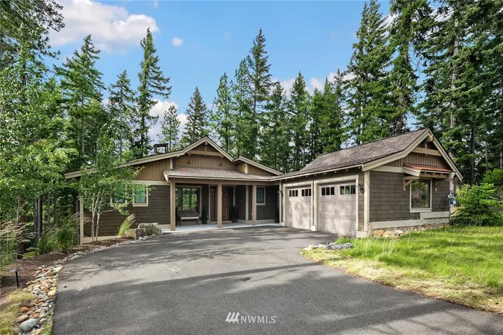 great florrplan and location at the top of the hill in popular Black Nugget close to the Winery and heart of property