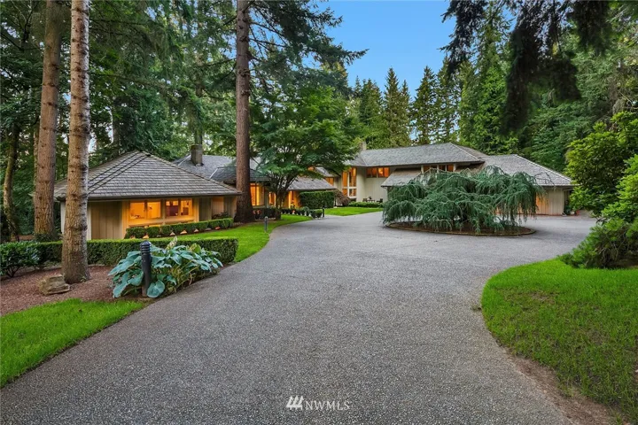 Beautiful custom 8,000+ sf home on a private 1.19 acre lot in Bridle Trails.