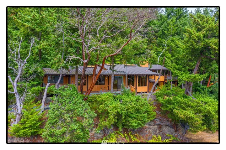 Enjoy the view from your new water view rambler as your watch the yachts from the marina leave on trips to the San Juan Islands.  Great sunny exposure with lots of deck space and fantastic views.