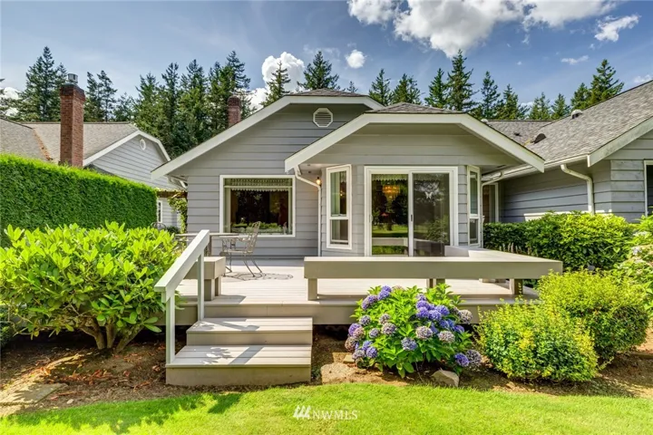 Welcome to 6836 #B Golf View Drive.  Upgraded deck to enjoy the view of Mount Baker and the golfing action while entertaining outside!