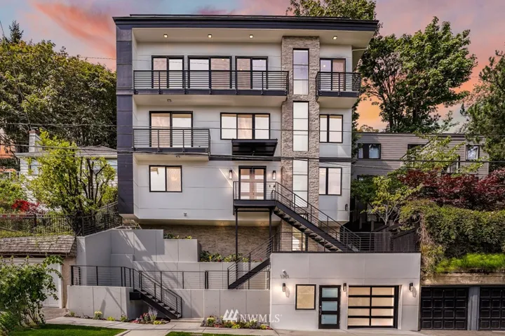 Welcome to 1701 37th Ave!