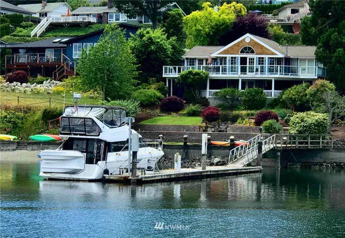This home has beautiful views in ALL seasons. Taking in Gig Harbor and Wollochet Bay never gets old from these view decks