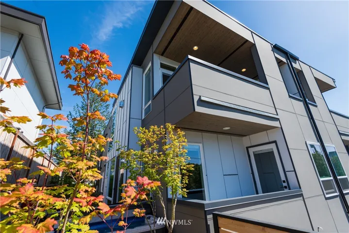 This is the back side of the house facing South. Lot's distance between the buildings to provide an open and lovely view of the downtown Kirkland area.