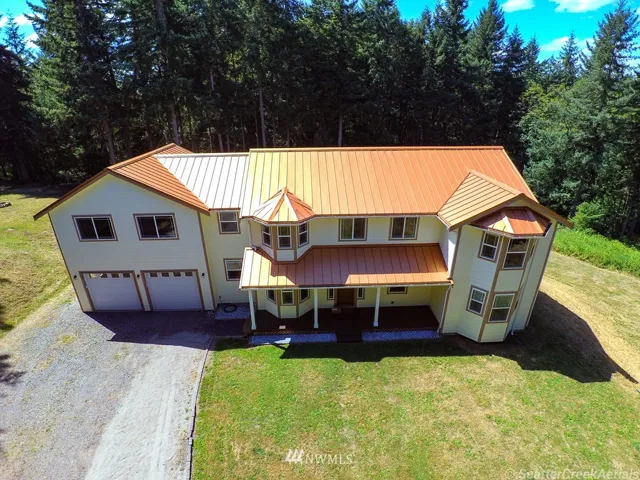 Welcome home to your private sanctuary, yet only 5 mins from Starbucks...