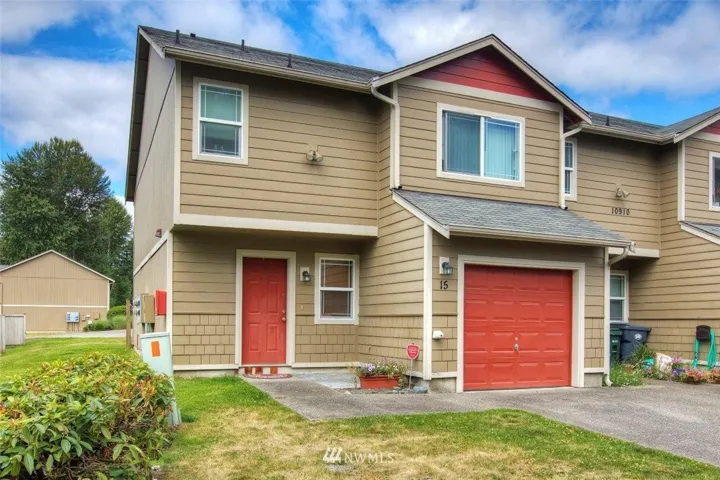 Welcome home to this gorgeous end unit condo!