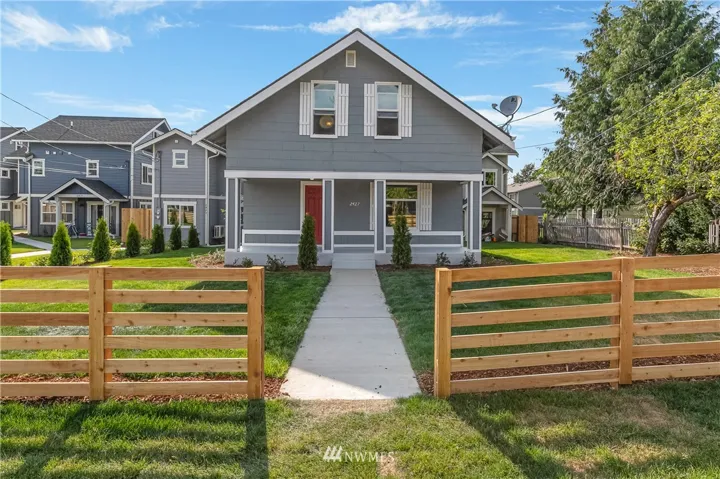 Welcome to 2427 Valencia!