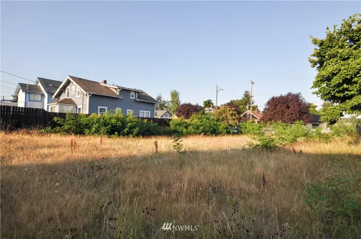 good size lot for builders