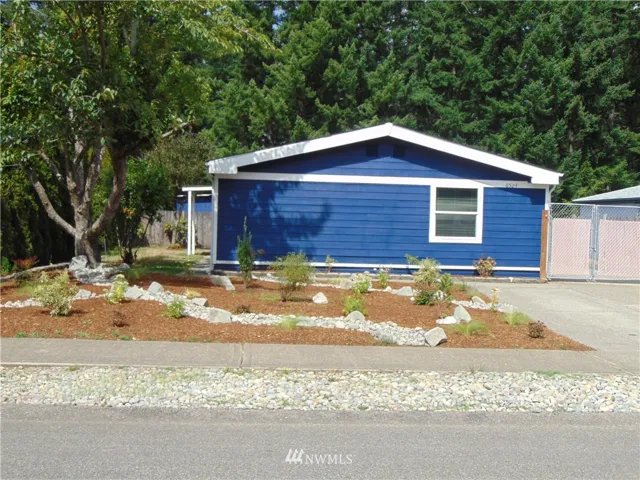 New Paint and front Landscaping