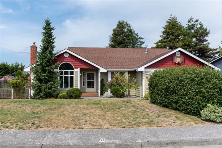 Wonderful rambler in terrific neighborhood.