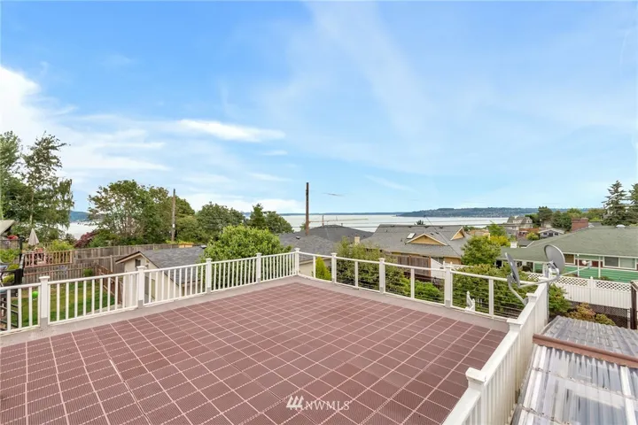 Sweeping Commencement Bay views from this oversized deck!