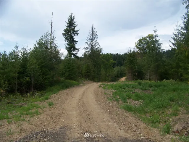 Property view going up from driveway