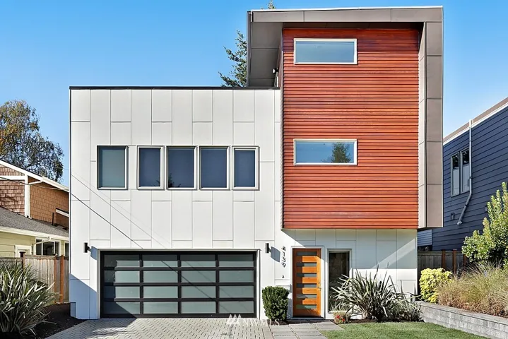 Designed by Playhouse and constructed by sought after Seattle Builder, Epic Homes, this 4 bedroom 3.5 bath Modern is over 3,000 sq ft with a massive 1,000 sq foot roof top deck with a 2 car garage. Highly coveted Genesee Hill location.
