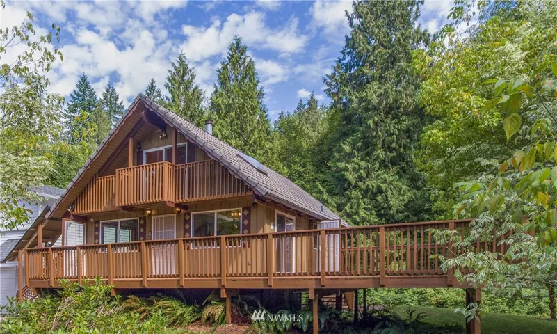 Beautiful Well Maintained Chalet Style Home