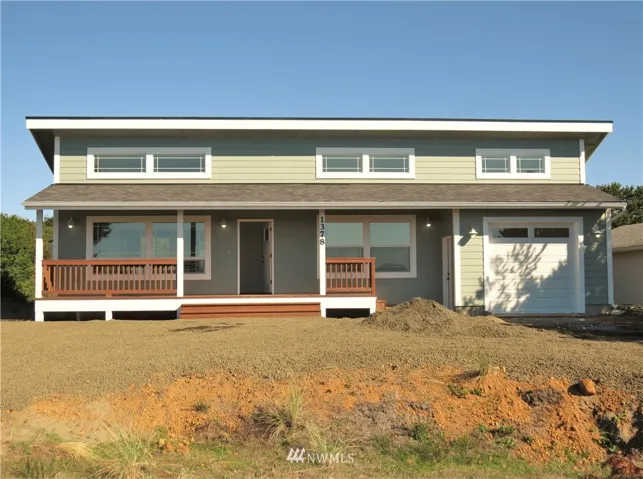 DO A DOUBLE TAKE ON THE BEAUTIFUL 2 BEDROOM, 2 BATH HOME ON CLAWAH