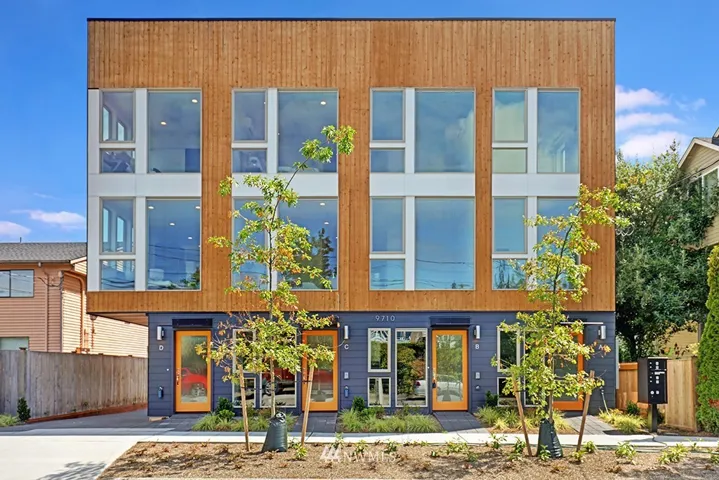 Stunning new construction by local, high-quality builder Shorewood Homes, Inc.