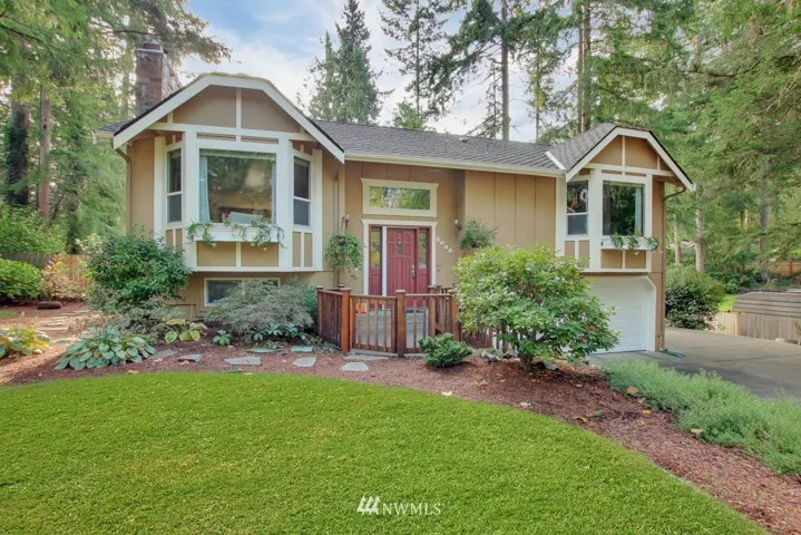 Situated in a well established neighborhood just minutes to the Cushman Trail, you can enjoy evening walks with friends & family.   Excellent schools, shopping, dining, & easy access to Pierce & Kitsap amenities make this location just about perfect for everyone.