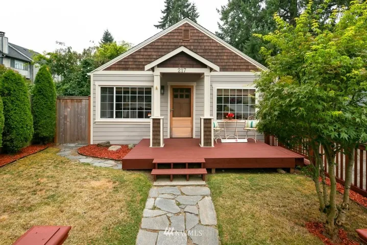 Cute move in ready in desirable location within walking distance to coffee, bus and park