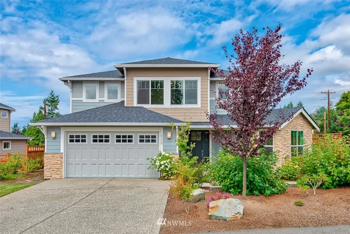 Beautiful craftsman style 2 story home in Seabrook Estate