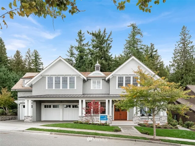 Just Completed! New construction in the Harrison Street neighborhood at the Issaquah Highlands. 5 Bed/ 5 Bath home with covered outdoor living and lots of room to entertain.