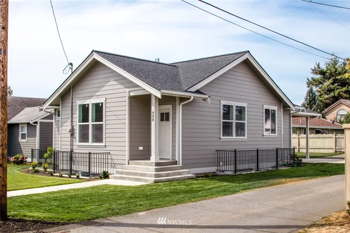 New construction on the west side of Lynden.