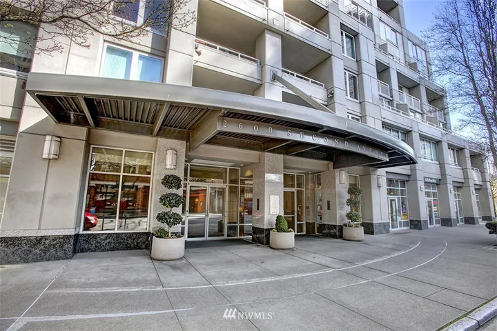 Welcome to Seattle Heights! The best of urban living in Belltown with 24/7 amenities and views.