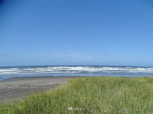 Gorgeous views of the Pacific Ocean.