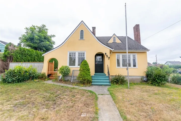 Large corner lot