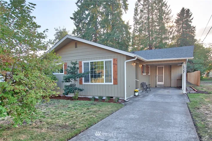 OPEN SAT 8/24, 12-2 pm!! Come see this sweet home in the heart of Tenino! 2 roomy bedrooms, stylishly updated bath. Flooded with natural light, abundant original hardwoods & and a kitchen big enough to dance in! Energy efficient vinyl windows & ductless heating/cooling, too!