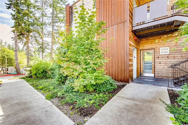 Elevators come right from underground parking to your foyer entrance