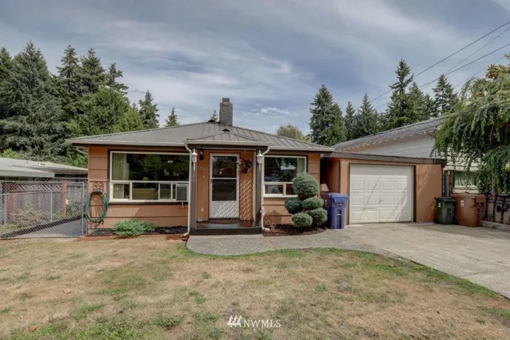 Sweet Bungalow Home in Central Tacoma!