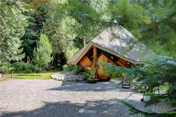 Lots of area for parking and relaxing.