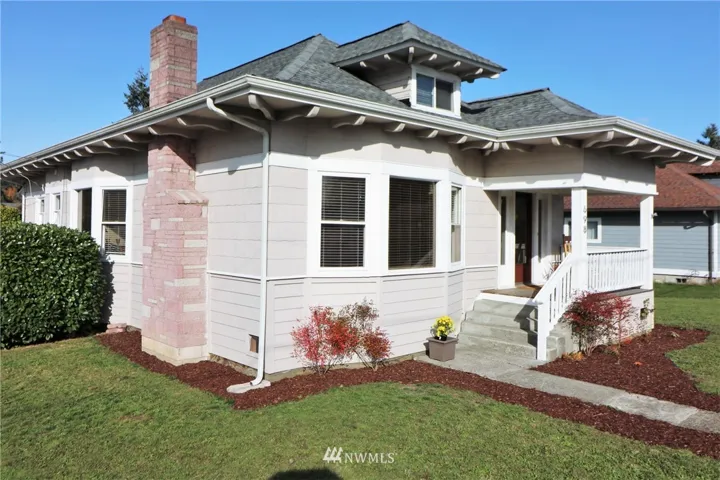 Opportunity knocking!  Enjoy this classic Tenino landmark as your residence or for your business, or both!