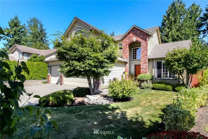 Cascade Highlands in Silver Lake area! Prime privacy and Cul-de-sac location and backs to open space. Enjoy a view of the mtns when the trees aren't in bloom.