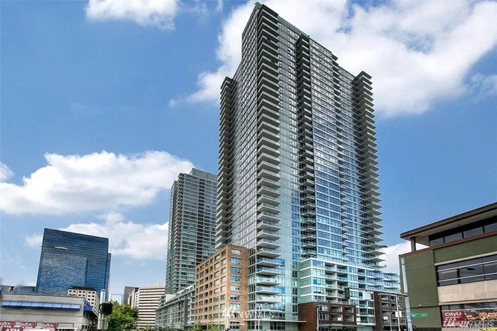 Welcome to the sought-after community of Insignia Condominium located blocks away from Amazon in downtown Seattle between South lake union and Belltown.