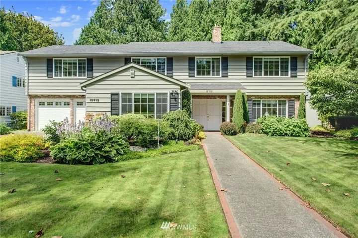 Welcome to this lovely home only 3 minutes to I-409 and SE 8th exit.
