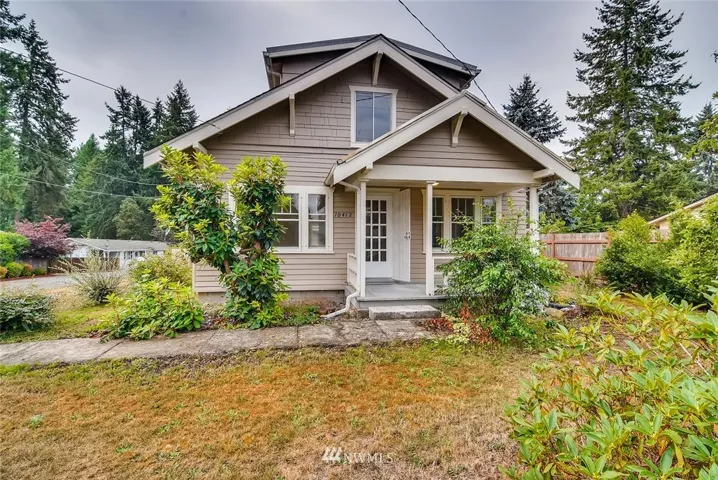 Charming craftsman home on large lot in centrally located Lakewood neighborhood.  Freshly painted interior, new flooring throughout home, restyled vintage kitchen, remodeled bathroom on main floor, new furnace and water heater. Lot is zoned for duplex, providing an opportunity to add another dwelling!