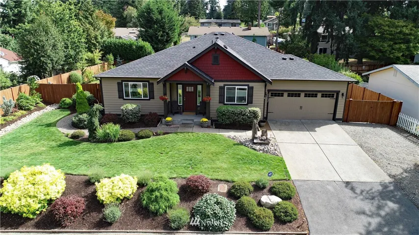 Immaculate single level Craftsman style in sought after North Hill neighborhood. Professionally designed front & backyard with mature plants/shrubs, raspberry, blueberry, huckleberry & currants.
