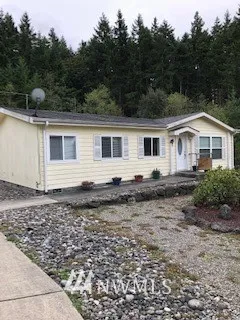 Front of home, easy care landscape.