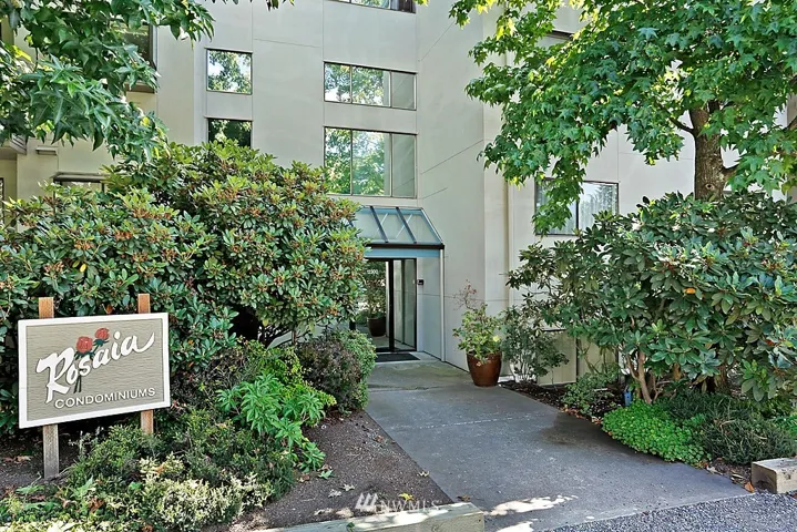 Located on a quiet treelined street but just blocks to major buslines to downtown, markets, LA Fitness, shops and restaurants.  And tons of free parking surrounds the well-maintained building.
