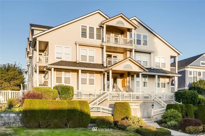 Welcome Home to Bayside Estates!