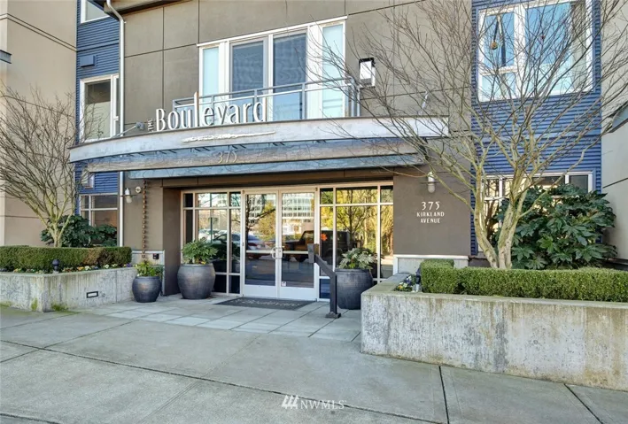 The Boulevard is a highly sought after secured building in Downtown Kirkland, very close to the Kirkland Library, New Kirkland Urban, Peter Kirk Park & The Waterfront.