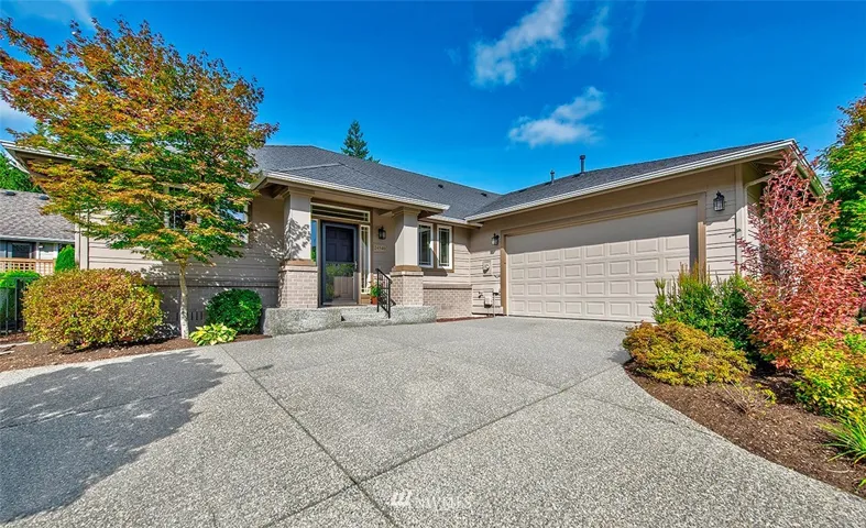 This Discovery plan sits on a typical lot with a front and back yard.