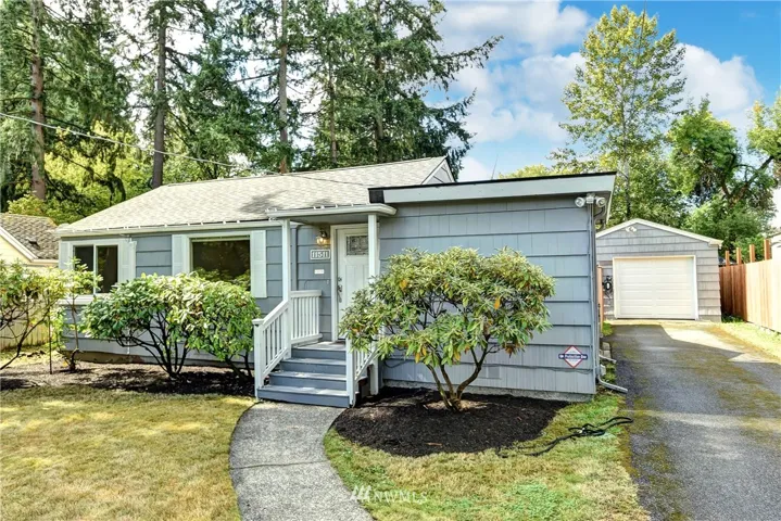 Lots of parking and carefree manageable landscaping!